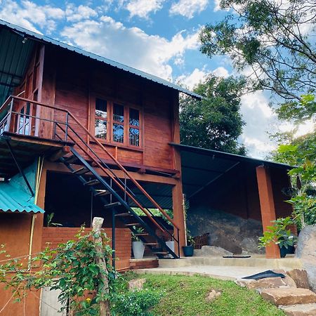 Vila Lion Wood Treehouse Talkote Exteriér fotografie