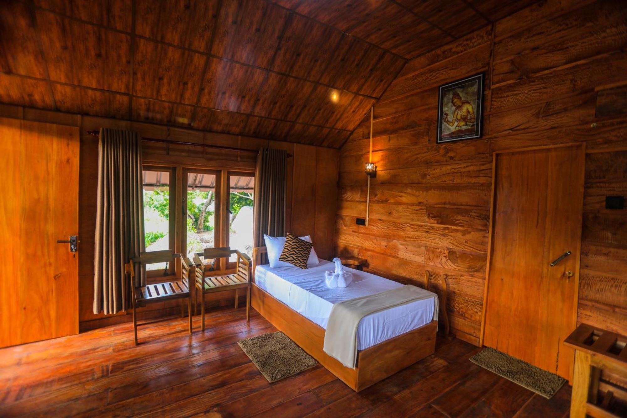 Vila Lion Wood Treehouse Talkote Exteriér fotografie