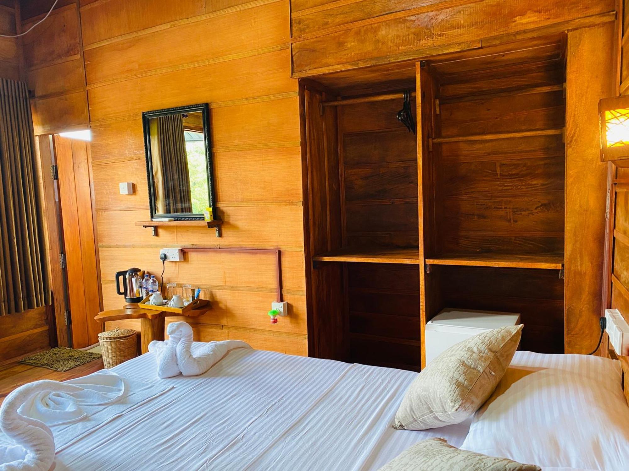 Vila Lion Wood Treehouse Talkote Exteriér fotografie
