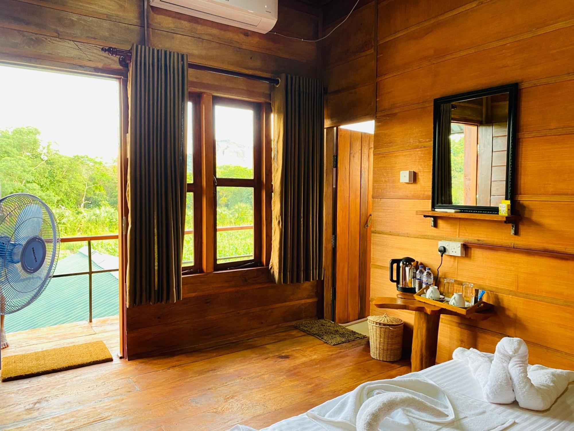 Vila Lion Wood Treehouse Talkote Exteriér fotografie