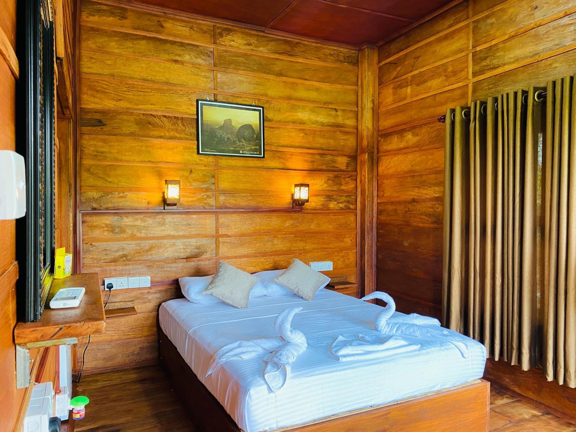 Vila Lion Wood Treehouse Talkote Exteriér fotografie