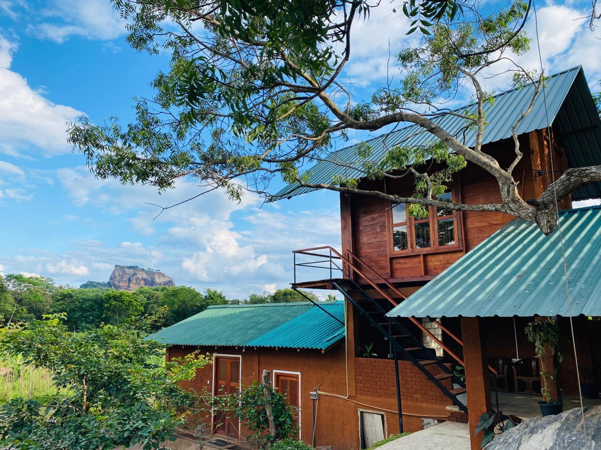 Vila Lion Wood Treehouse Talkote Exteriér fotografie